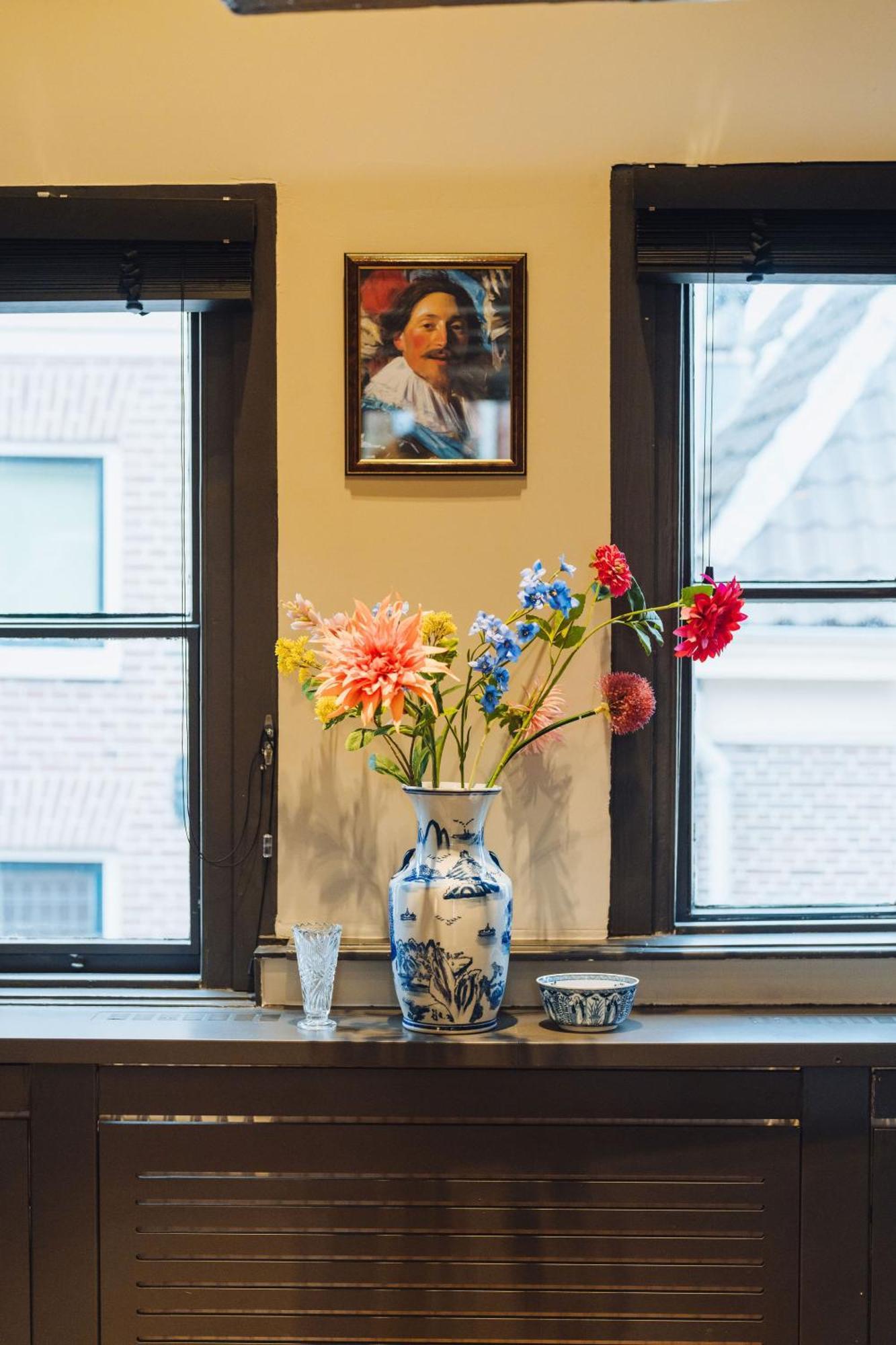 Lok Historics Luxury Art-Inspired Loft In Historic City Centre! Хаарлем Екстериор снимка